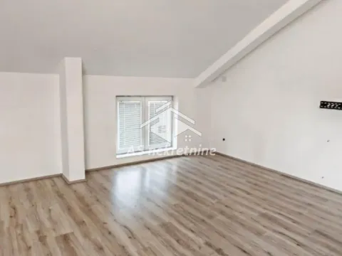 Izdavanje, trosoban stan, 74m², Gradska Bolnica, Zvezdara Sve Podlokacije - image 3