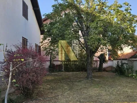 Sale, house, 331m², Lipov gaj, Novi Sad Sve Podlokacije - image 5