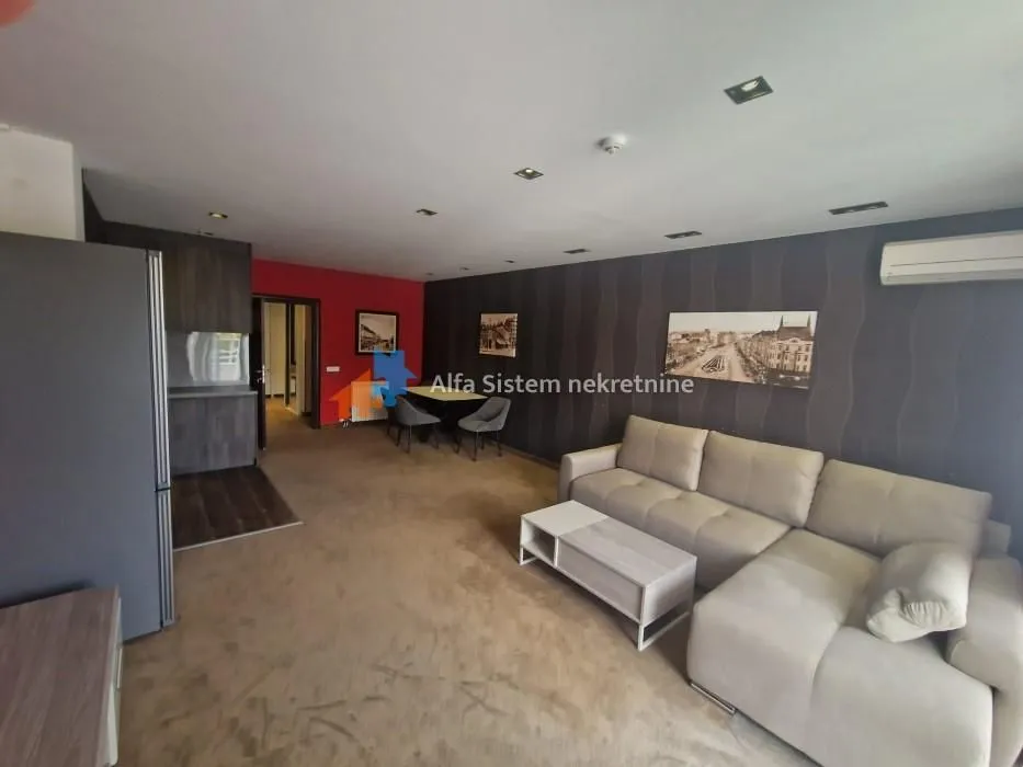 Izdavanje, četvorosoban stan, 172m², Savski Venac, Beograd