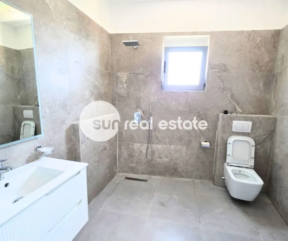 Prodaja, dvosoban stan, 52m², Centar, Ulcinj