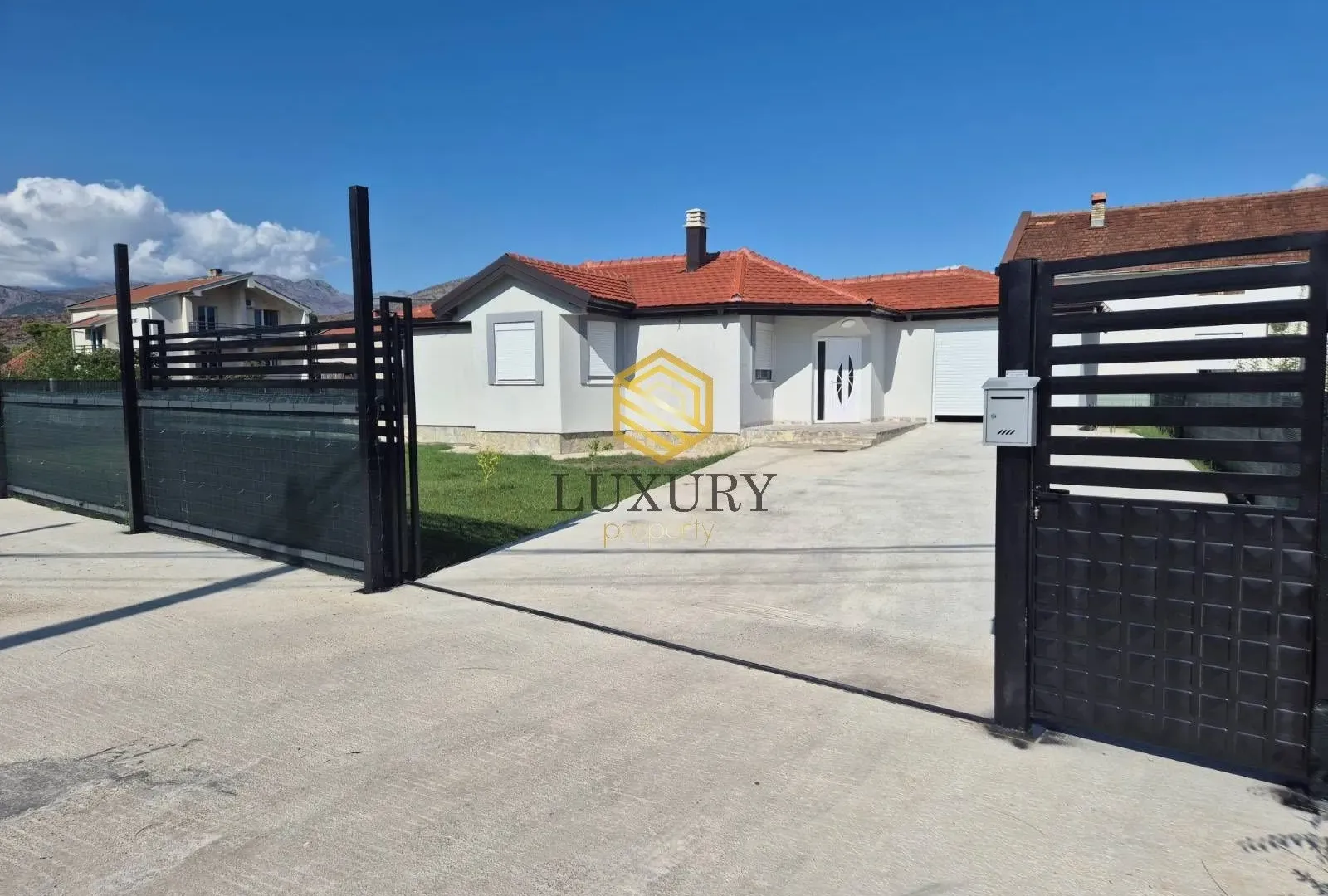 Rent, house, 170m², Zagorič, Podgorica