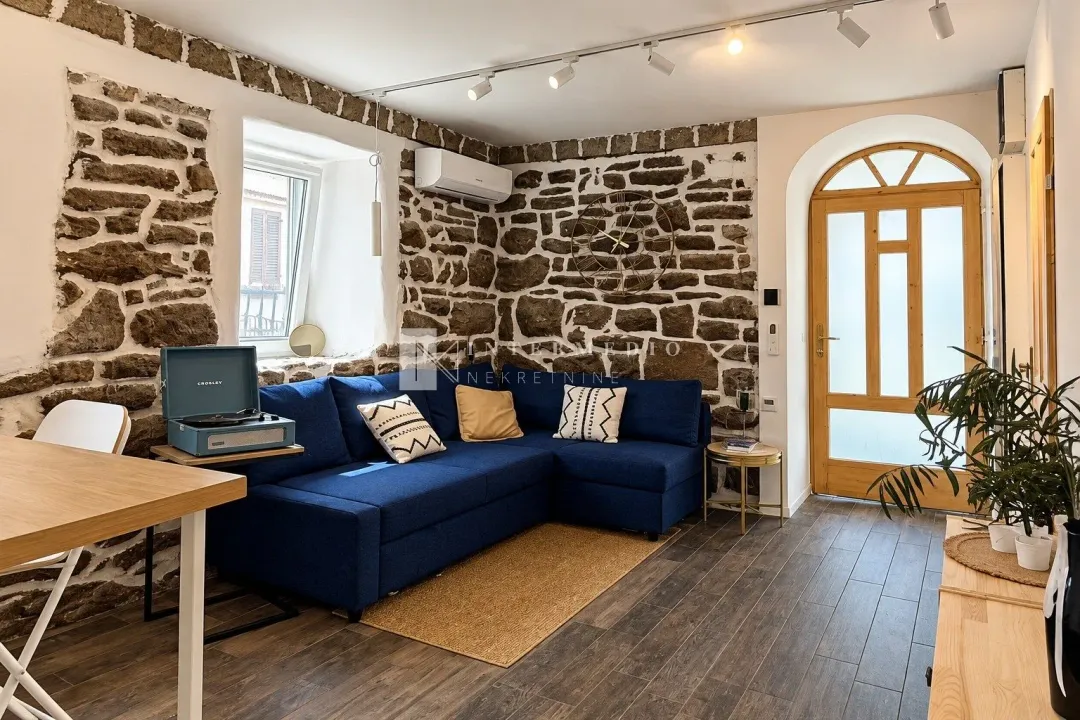 Prodaja, jednosoban stan, 57m², Srbina, Herceg Novi