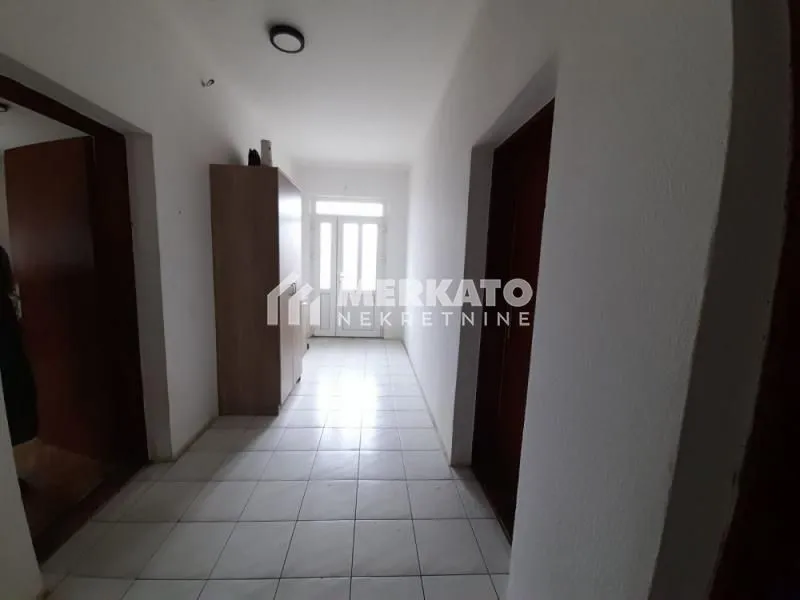 Prodaja, kuća, 242m², Gradnulica, Zrenjanin