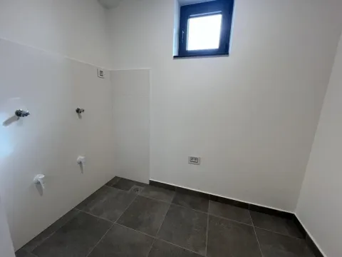 Prodaja, kuća, 181m², Petrovaradin, Novi Sad - image 15