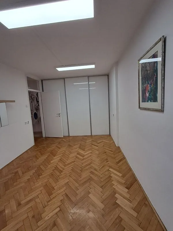 Rent, office space, 53m², Kalenić Pijaca, Vračar Sve Podlokacije