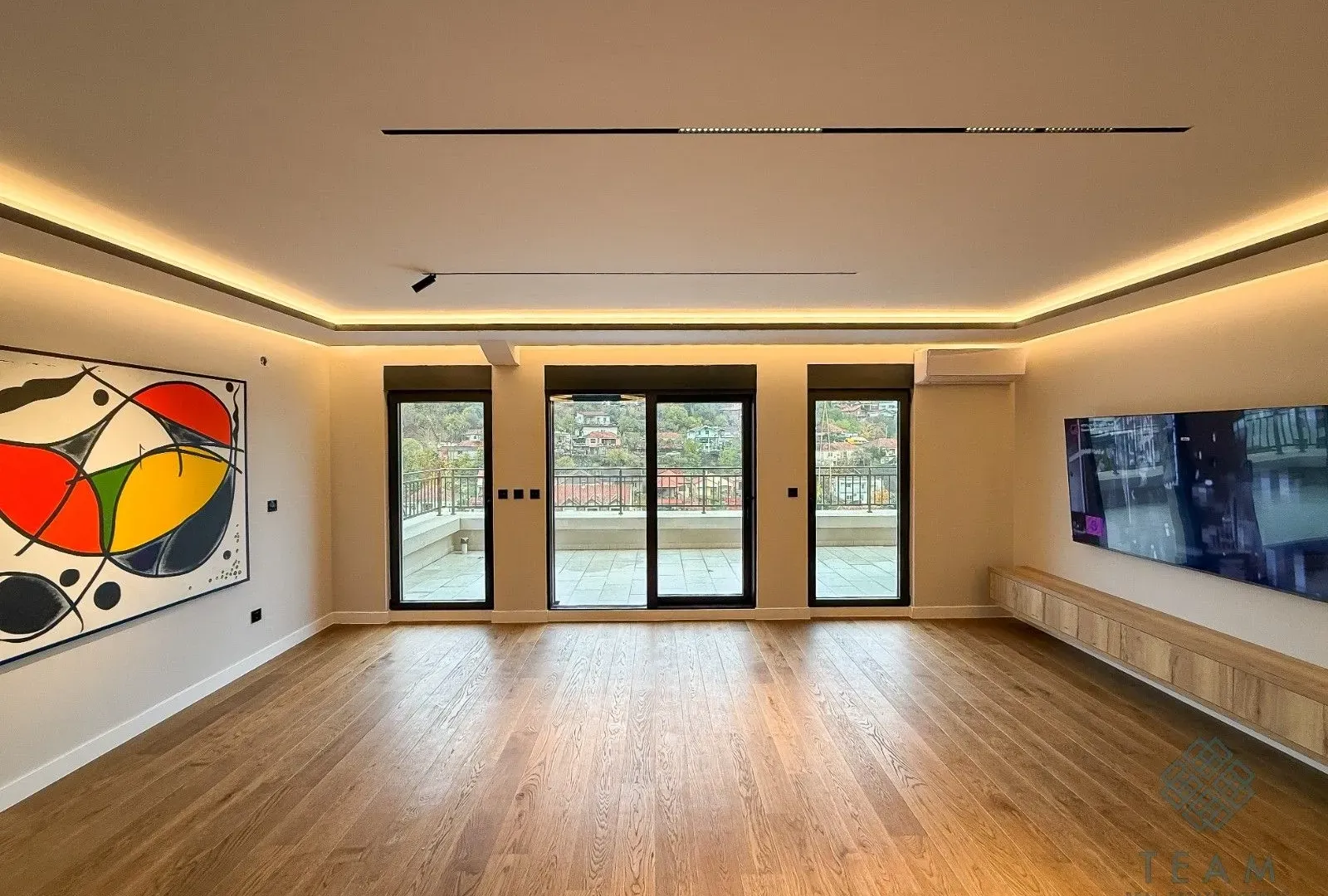 Izdavanje, trosoban stan, 163m², Preko Morače, Podgorica
