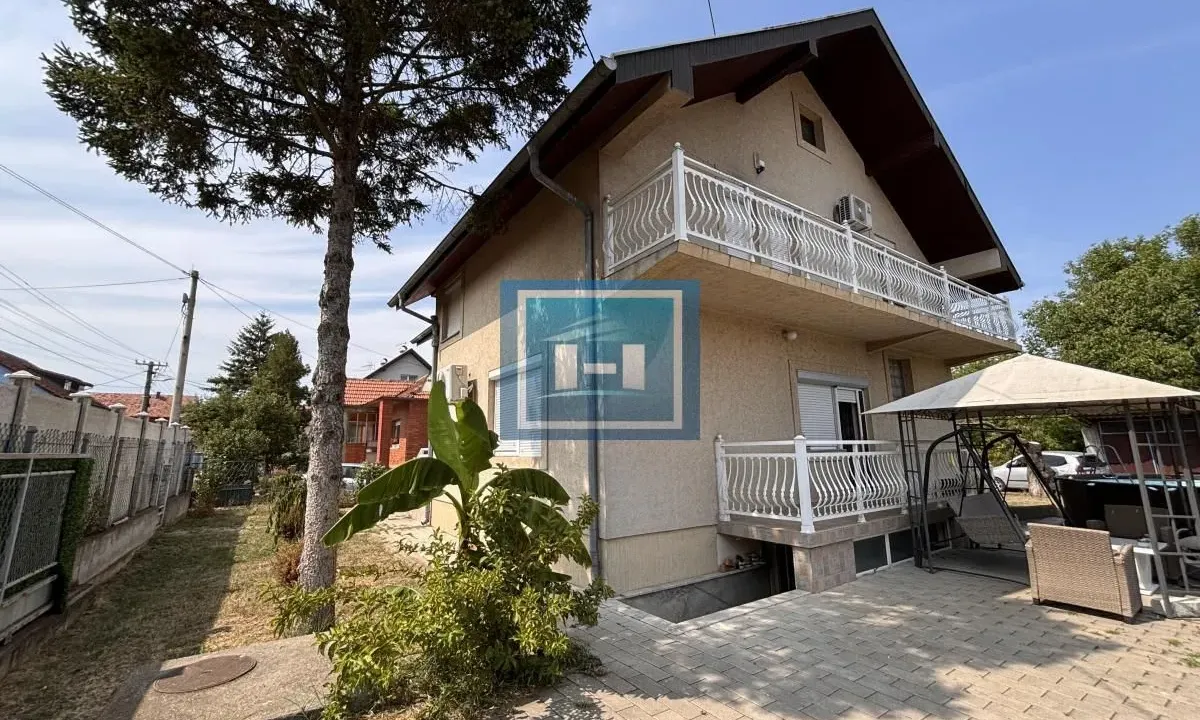 Prodaja, kuća, 280m², Rakitovo, Jagodina