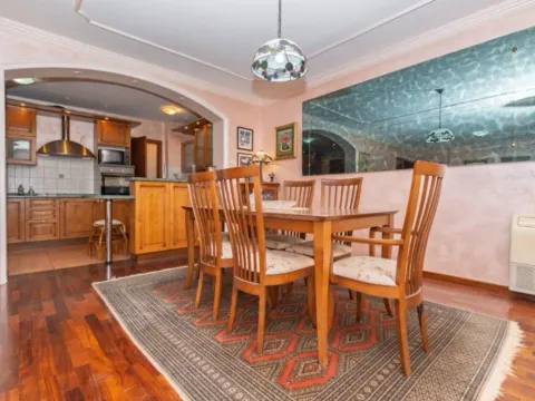 Izdavanje, stan, 200m², Gorica C, Podgorica - image 11