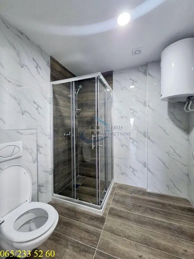 Prodaja, dvosoban stan, 53m², Centar, Inđija