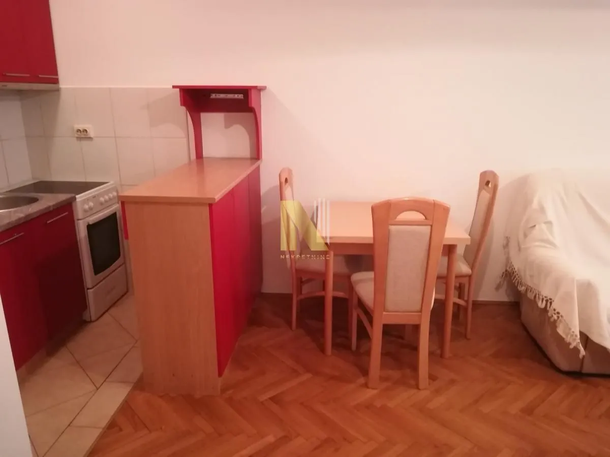 Izdavanje, jednosoban stan, 39m², Grbavica, Novi Sad Sve Podlokacije