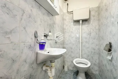 Izdavanje, dvosoban stan, 75m², Pobrežje, Podgorica - image 19