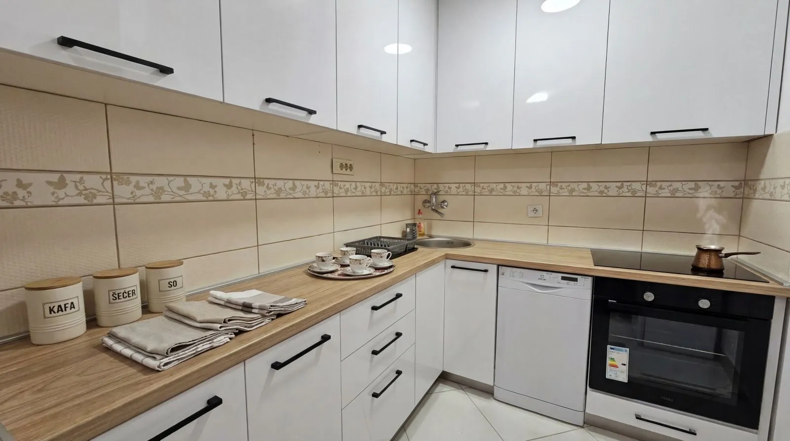 Prodaja, trosoban stan, 80m², Budva, Crna Gora