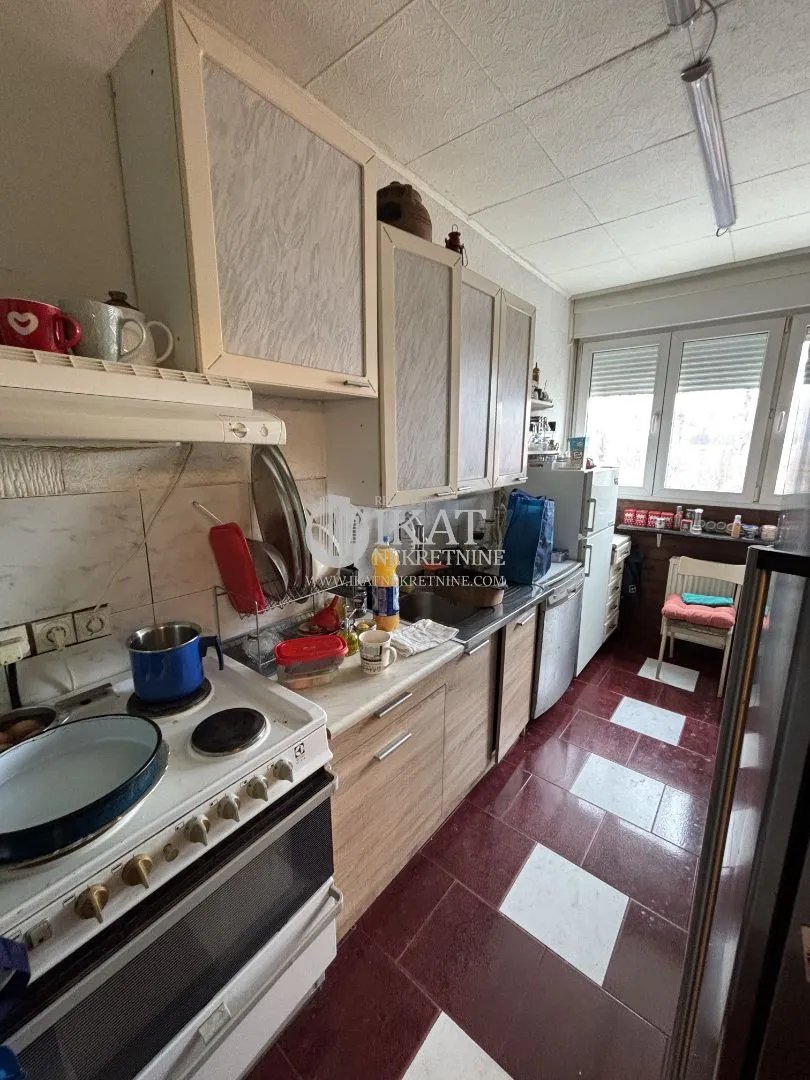 Sale, three bedroom apartment, 77m², Brace Jerković, Voždovac Sve Podlokacije