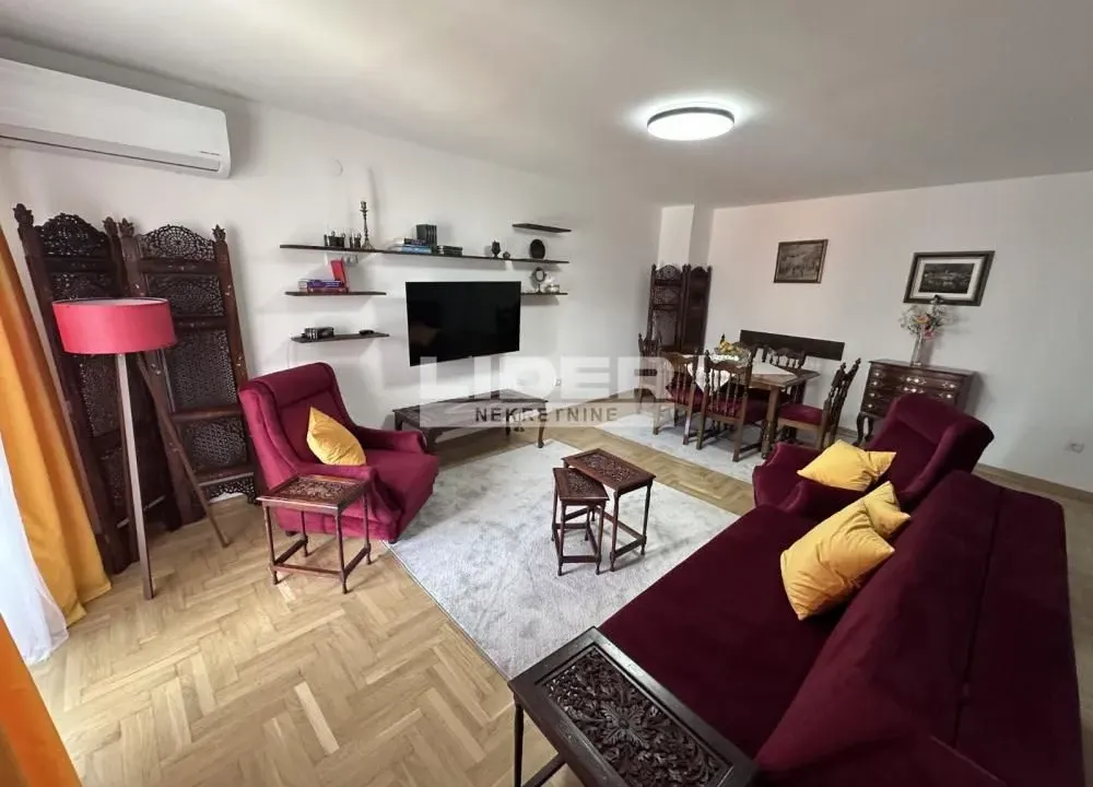 Izdavanje, trosoban stan, 85m², Senjak, Beograd