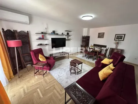 Izdavanje, trosoban stan, 85m², Senjak, Beograd