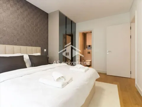 Izdavanje, trosoban stan, 104m², Vračar Sve Podlokacije, Beograd - image 8