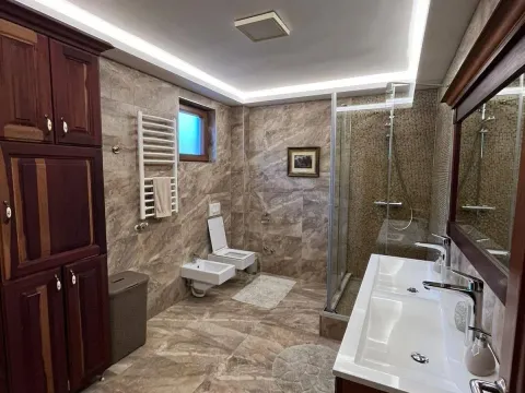 Prodaja, kuća, 360m², Centar, Bar - image 6