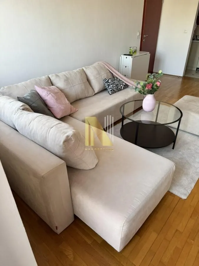 Izdavanje, jednosoban stan, 45m², Bulevar patrijarha Pavla, Novi Sad Sve Podlokacije
