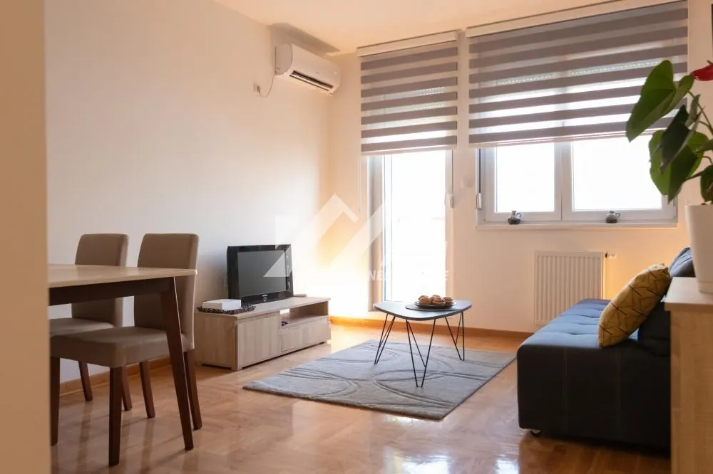 Izdavanje, dvosoban stan, 40m², Novi Sad Sve Podlokacije, Novi Sad