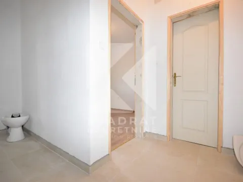 Rent, office space, 70m², Konik, Podgorica - image 10