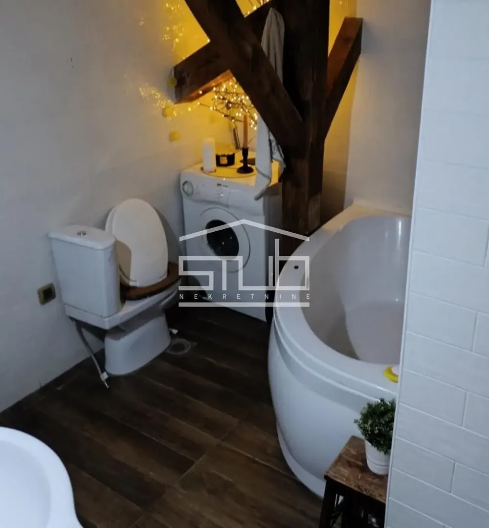Prodaja, trosoban stan, 114m², Centar, Pančevo