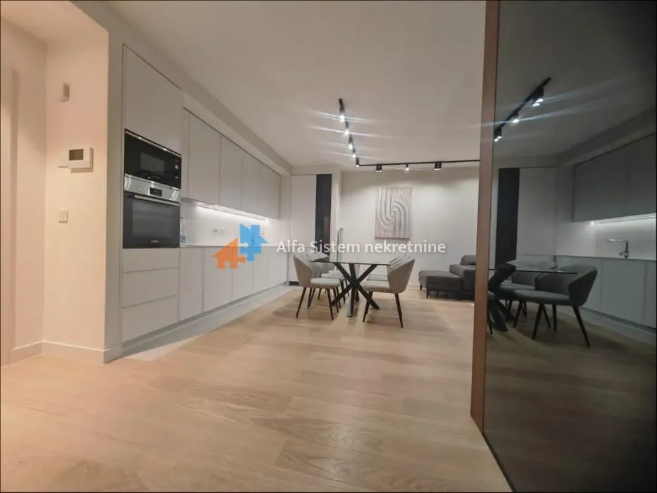 Rent, four bedroom apartment, 120m², Savski Venac, Beograd