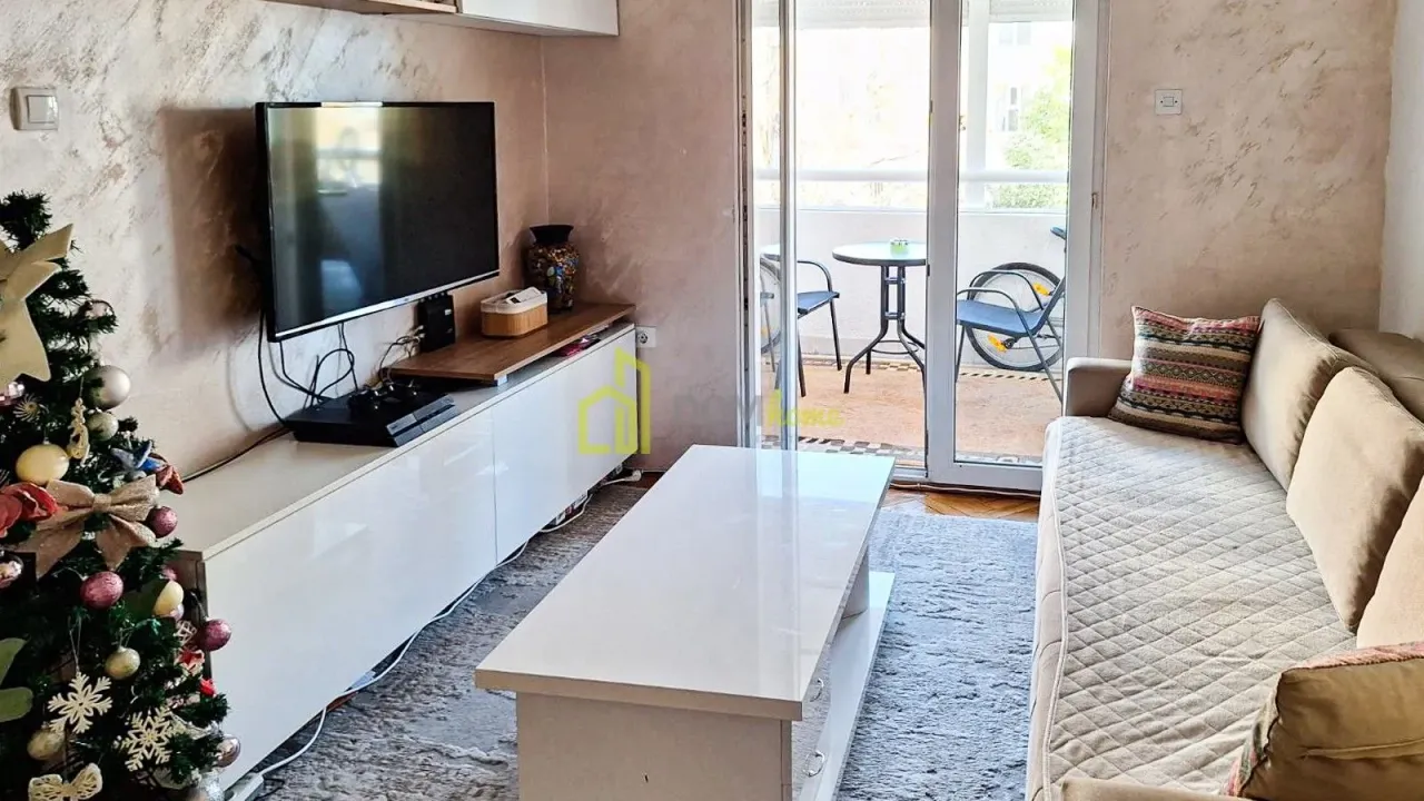 Izdavanje, jednosoban stan, 35m², Stari Aerodrom, Podgorica