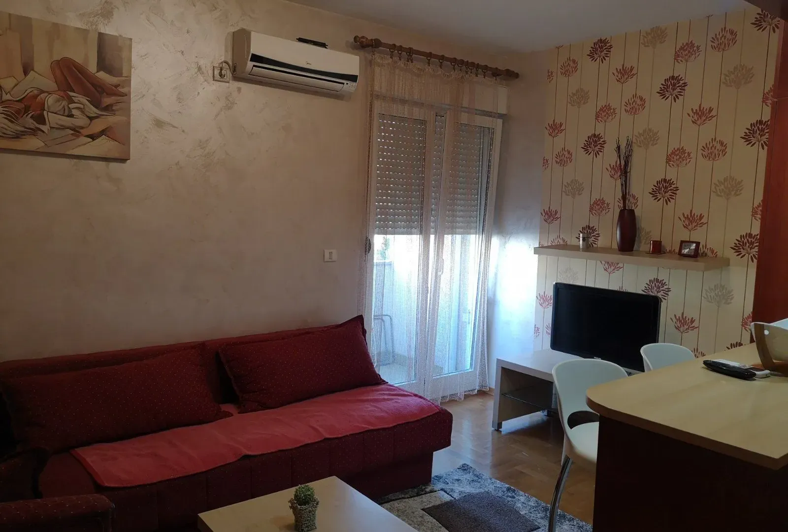 Izdavanje, garsonjera, 25m², Stari Aerodrom, Podgorica