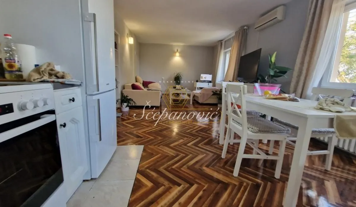 Prodaja, kuća, 396m², Klisa, Novi Sad Sve Podlokacije