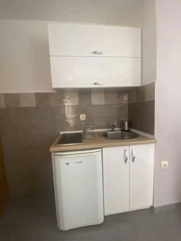 Izdavanje, garsonjera, 30m², Šušanj, Bar