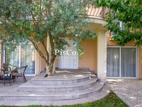 Rent, house, 210m², Donja Gorica, Podgorica - image 3
