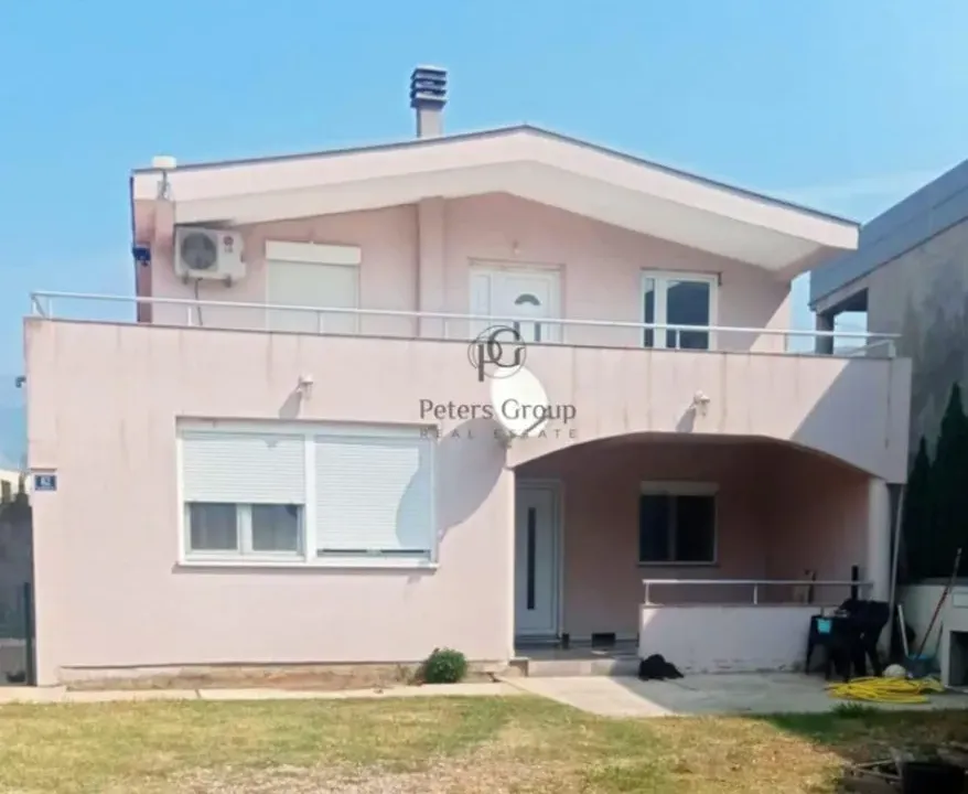 Prodaja, kuća, 160m², Polje, Bar