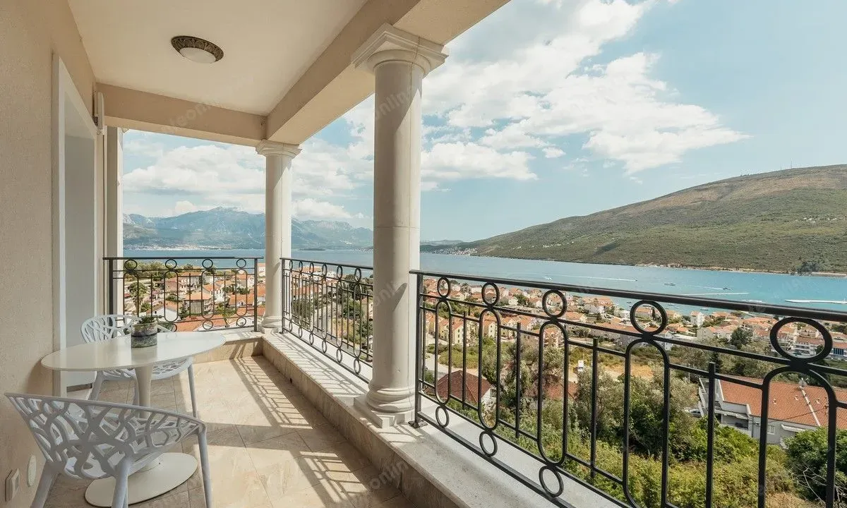 Sale, three bedroom apartment, 133m², Herceg Novi, Crna Gora