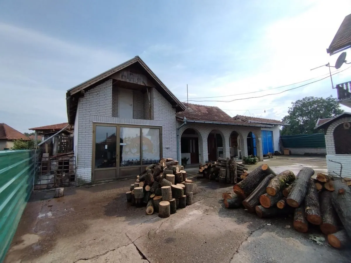 Sale, house, 300m², Batočina, Srbija