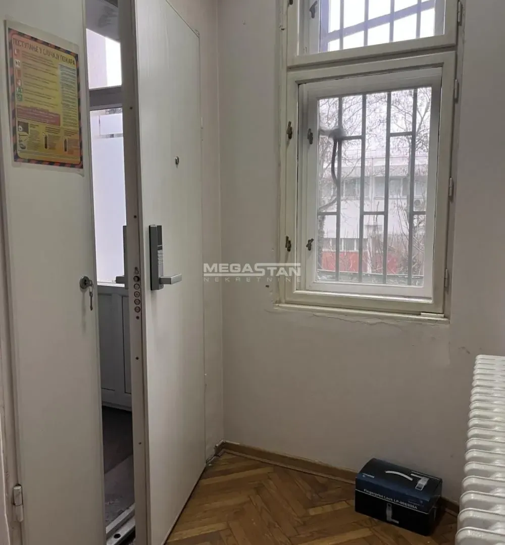 Izdavanje, stan, 105m², Autokomanda, Voždovac Sve Podlokacije