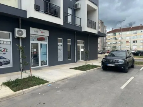 Rent, office space, 67m², Centar, Nikšić - image 2