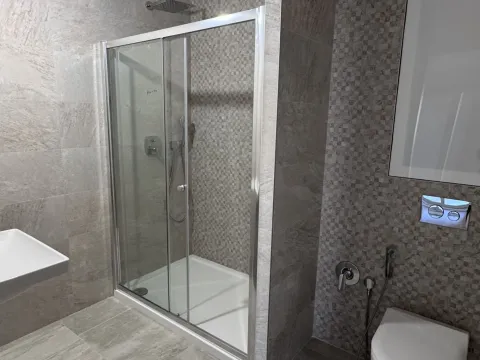 Sale, five bedroom apartment, 192m², Kotor, Crna Gora - image 9
