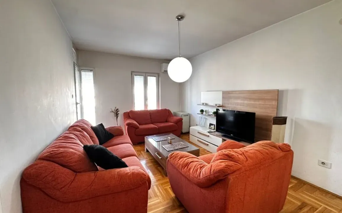 Izdavanje, jednosoban stan, 42m², City Kvart, Podgorica