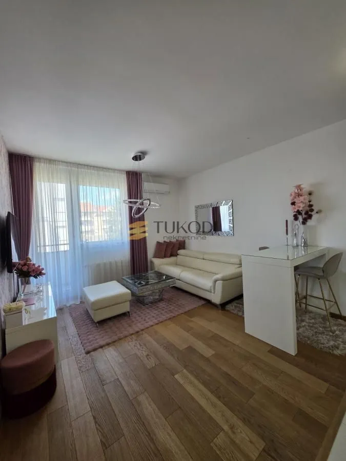 Prodaja, jednosoban stan, 34m², Centar, Novi Sad