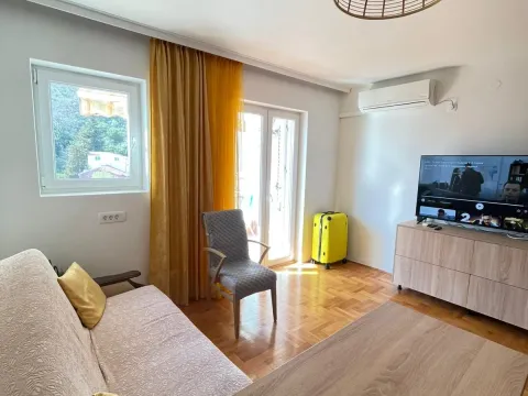 Sale, one bedroom apartment, 35m², Bečići, Budva - image 2