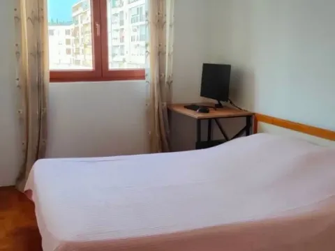 Izdavanje, jednosoban stan, 56m², Podgorica, Crna Gora - image 2