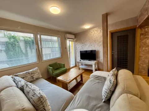 Izdavanje, trosoban stan, 95m², Južni Bulevar, Vračar Sve Podlokacije - image 6