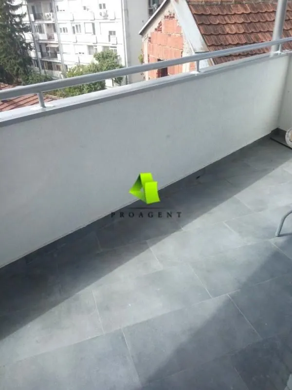 Rent, office space, 85m², Medijana, Niš
