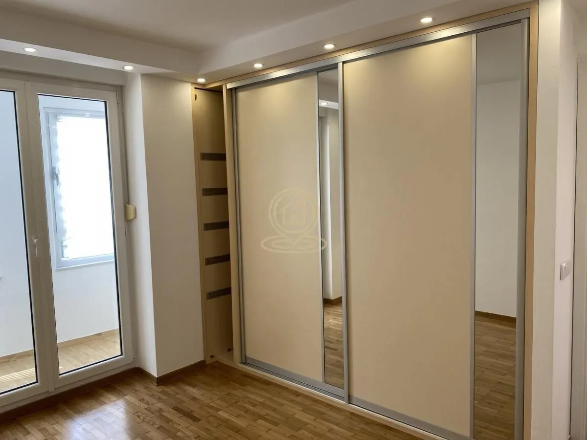 Izdavanje, trosoban stan, 58m², Bulbulder, Zvezdara Sve Podlokacije