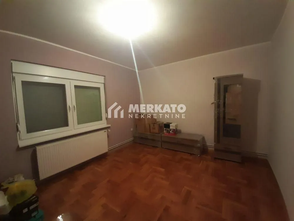 Prodaja, kuća, 369m², Centar, Zrenjanin