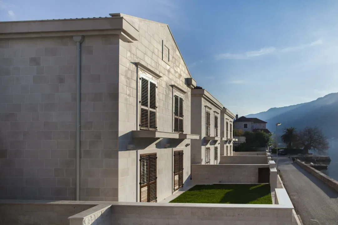 Sale, four bedroom apartment, 196m², Dobrota, Kotor
