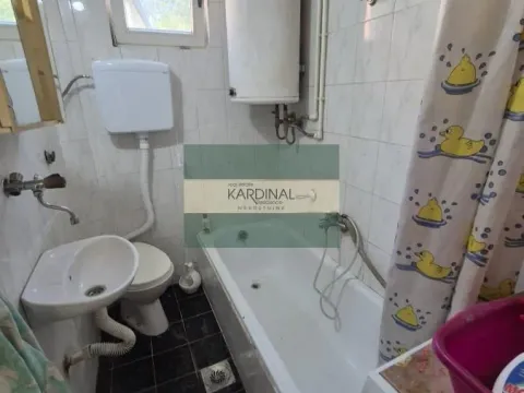 Prodaja, kuća, 75m², Centar, Jagodina - image 24