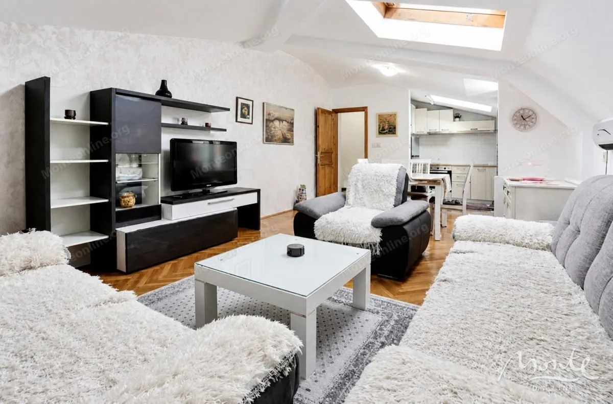 Prodaja, dvosoban stan, 77m², Ljubović, Podgorica