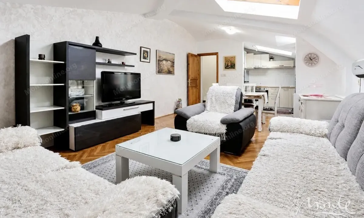 Prodaja, dvosoban stan, 77m², Ljubović, Podgorica