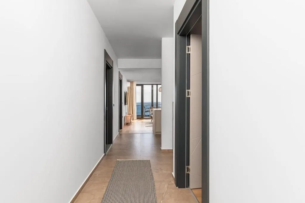 Sale, two bedroom apartment, 67m², Sveti Stefan, Budva